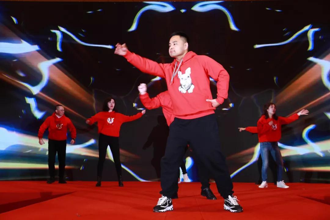 熱烈慶祝“變革創新 揚帆未來”北京中成康富2019年合伙人年會勝利召開